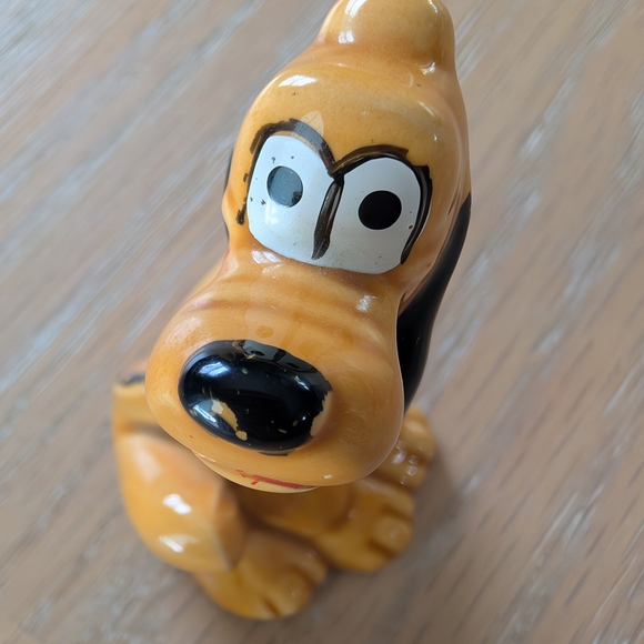 Vintage Walt Disney Collectible 2.5" Ceramic Pluto Dog Figurine Made In Japan - Picture 8 of 9